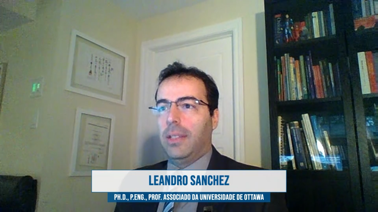 O professor Leandro Sanchez palestra sobre reações expansivas no concreto